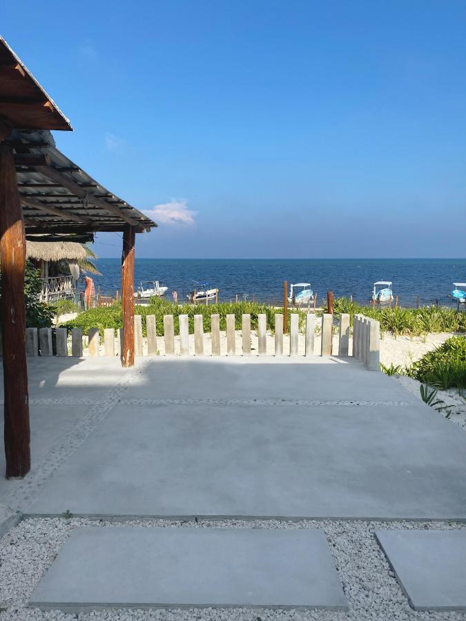 Casa Lucia Beachfront פוארטו מורלוס מראה חיצוני תמונה